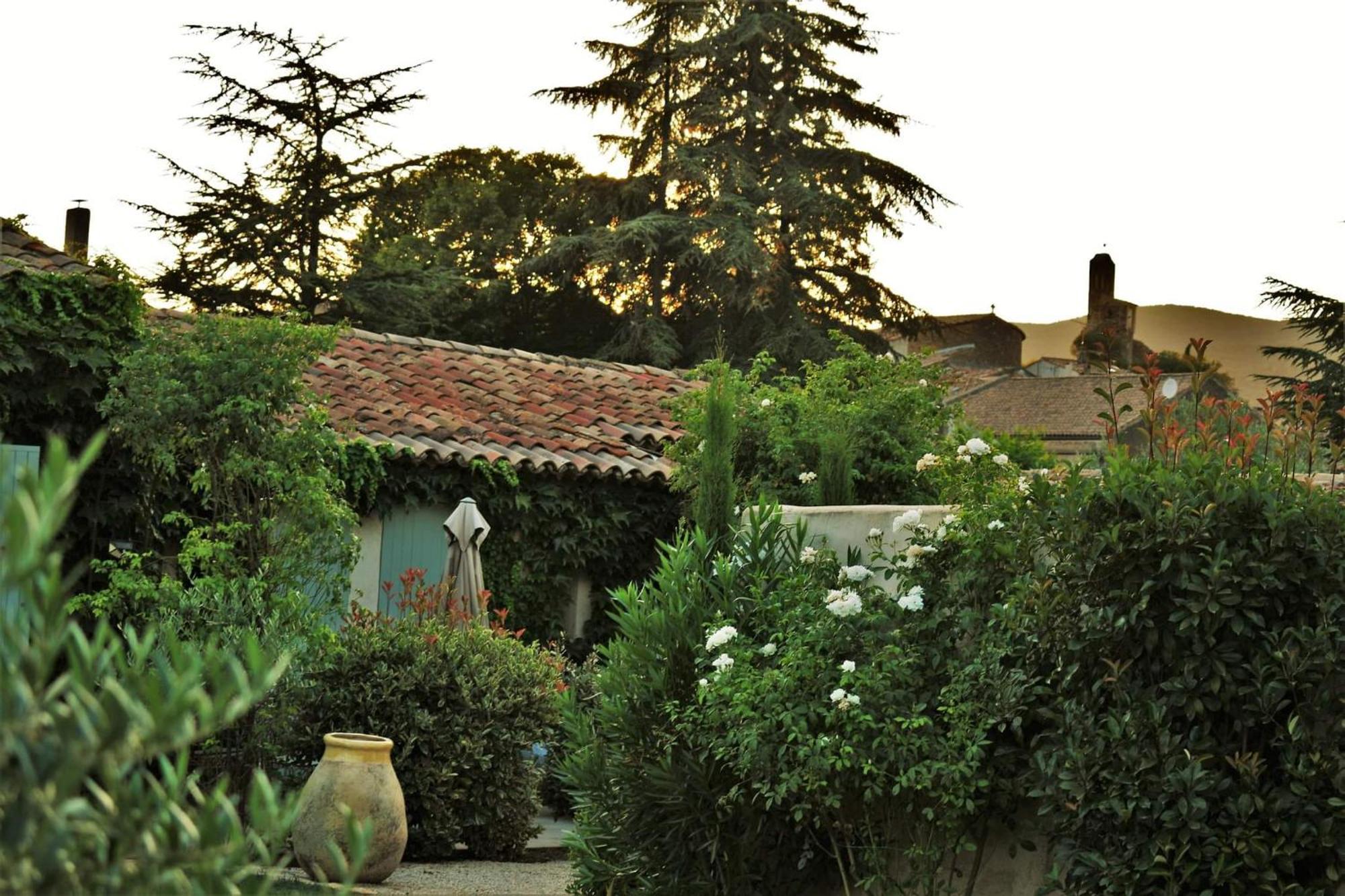 Studio with Garden View,1528747663:JPEG